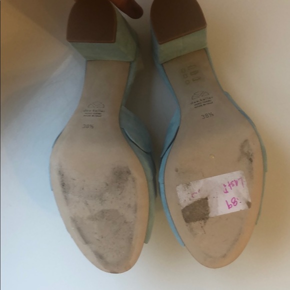 Dee Keller Blue Scalloped Heels - Picture 4 of 6